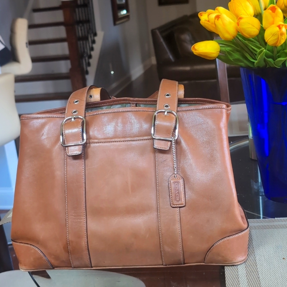 Vintage Coach Leather Shoulder Bag
